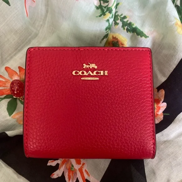 Coach fuchsia online wallet